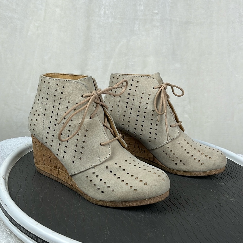 Maurices Taupe Perforated Lace-Up Wedge Booties size 8